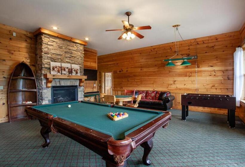 Bear Creek Cabin   Mtn View, Hot Tub And Game Room