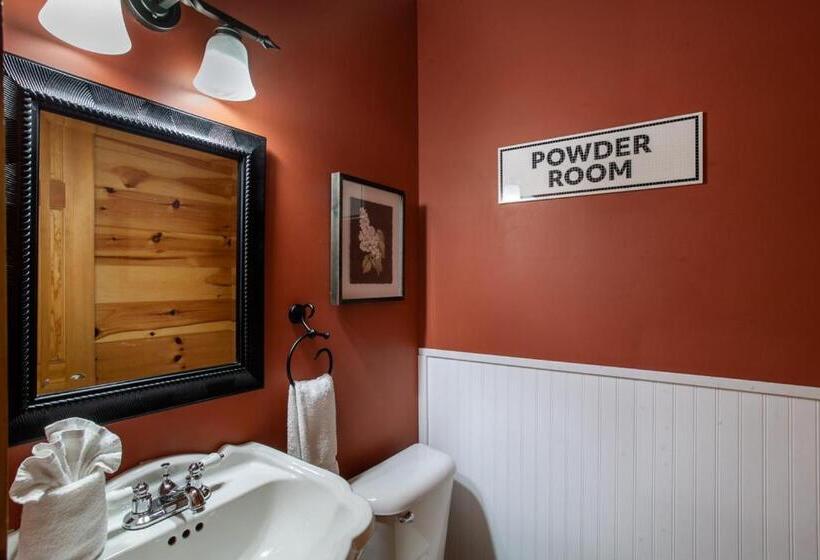 Bear Creek Cabin   Mtn View, Hot Tub And Game Room