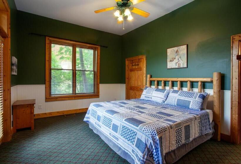 Bear Creek Cabin   Mtn View, Hot Tub And Game Room