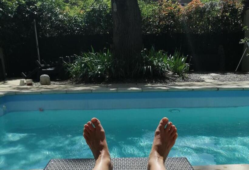 ベッドアンドブレックファースト La Villa Carcassonne, Cité 8 Min à Pieds, Clim, Piscine, Full Wifi, Borne 7,5kw, Vélo élect, Parking