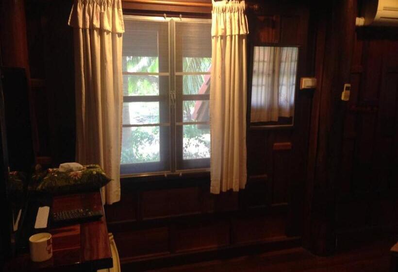 Bed and Breakfast Ruenthai Ampawa