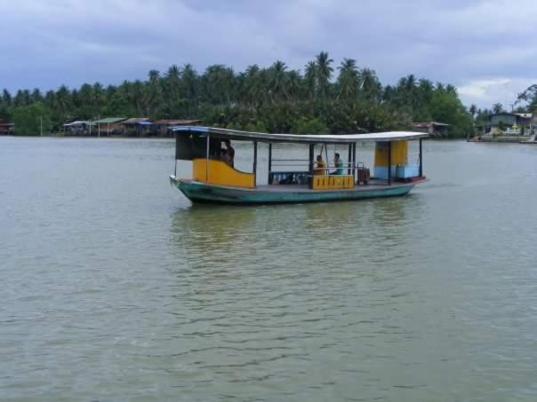 Bed and Breakfast Ruenthai Ampawa