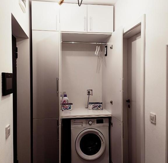 Christopher Apartment