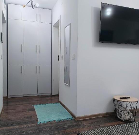 Christopher Apartment