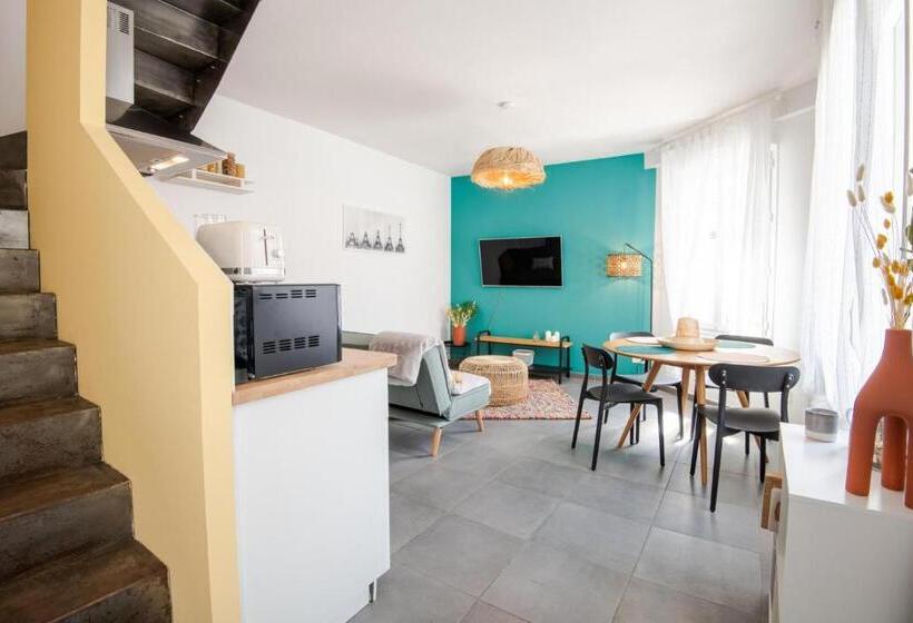 Comfort And Modernity In A Townhouse