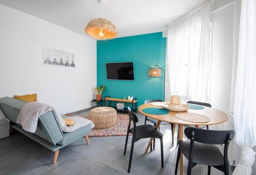 Comfort And Modernity In A Townhouse