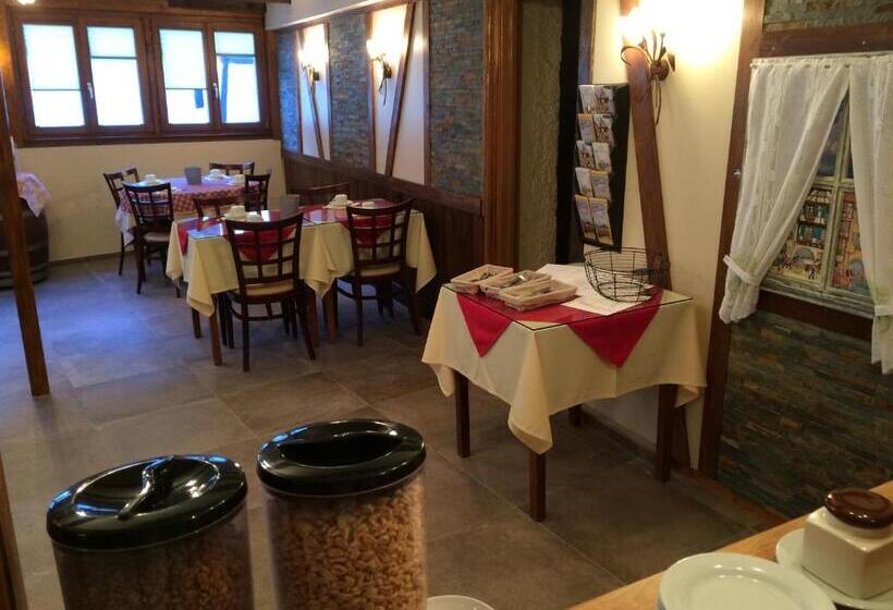 ホテル Auberge Des Trois Châteaux