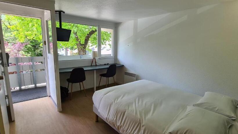 ホテル Kyriad Direct Nancy Sud Vandoeuvre Rénové