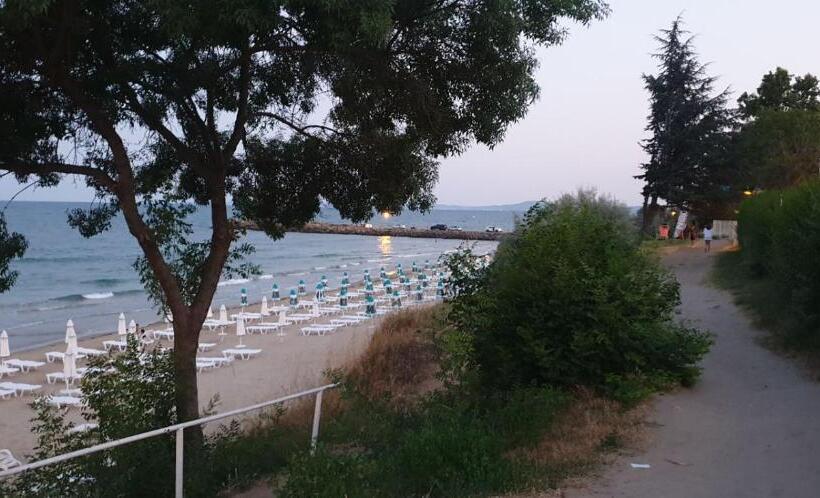 בית מלון כפרי Lazur