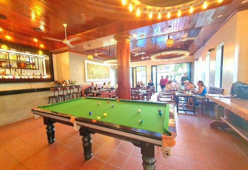 هتل Darling Pub Hostel