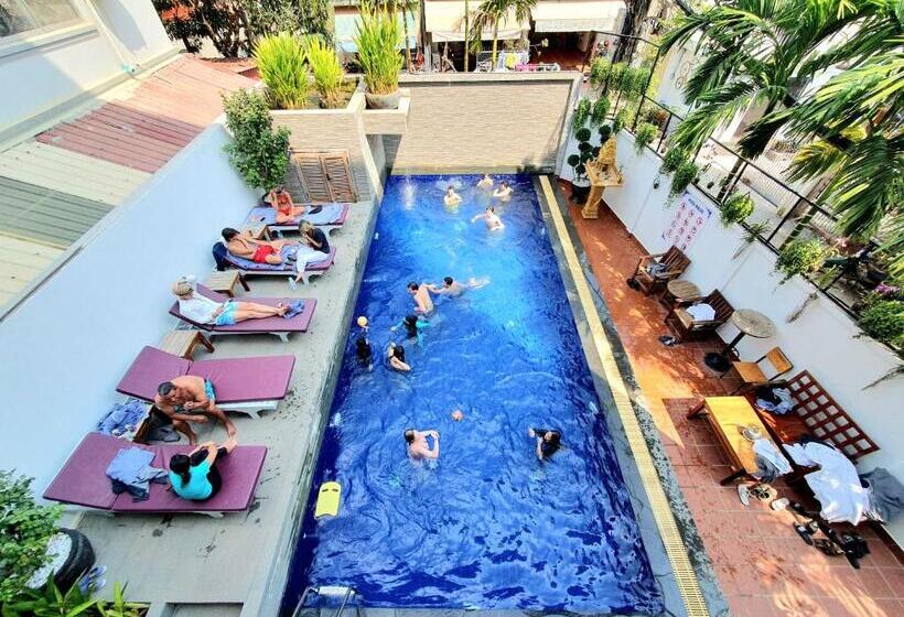 ホテル Darling Pub Hostel