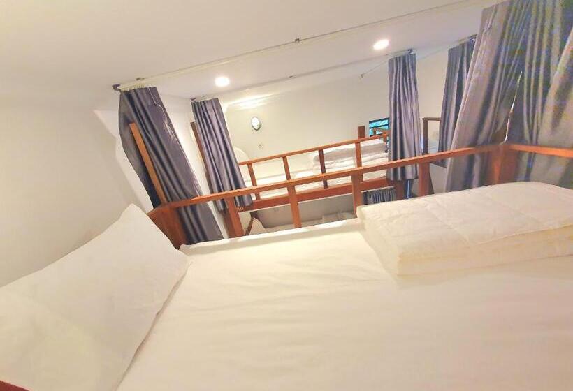 ホテル Darling Pub Hostel