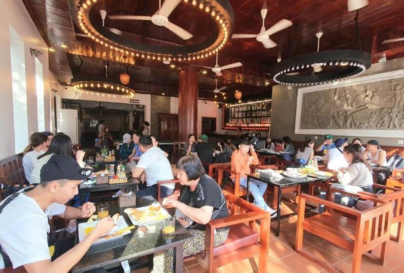 هتل Darling Pub Hostel