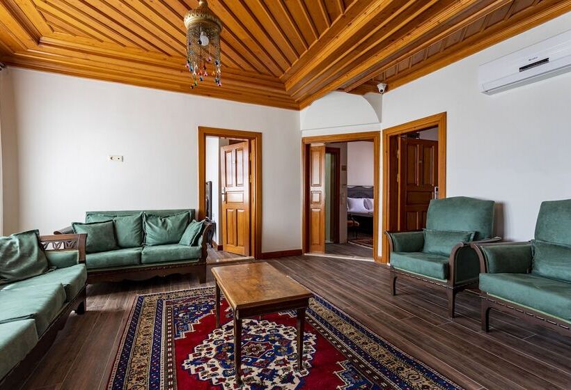 هتل Woo Town Suites