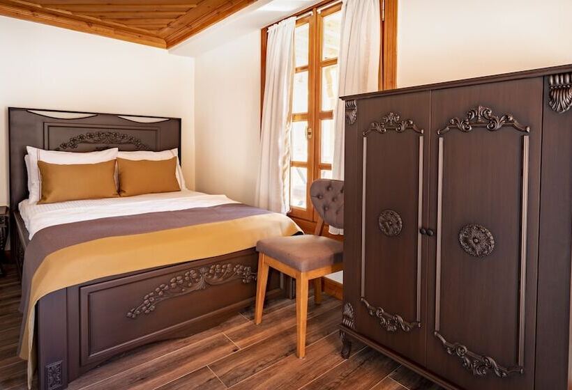 هتل Woo Town Suites