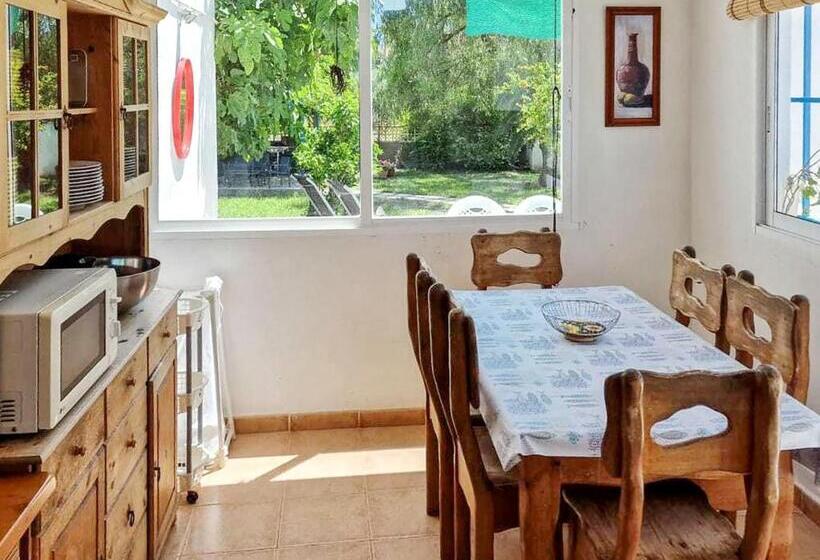 House With Exclusive Pool And Garden 7 Min Walk From The Beach And The Center