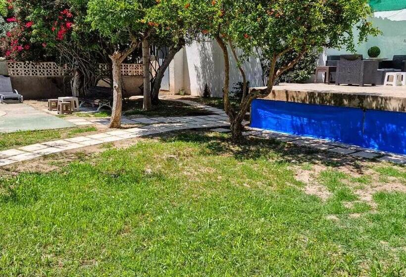 House With Exclusive Pool And Garden 7 Min Walk From The Beach And The Center