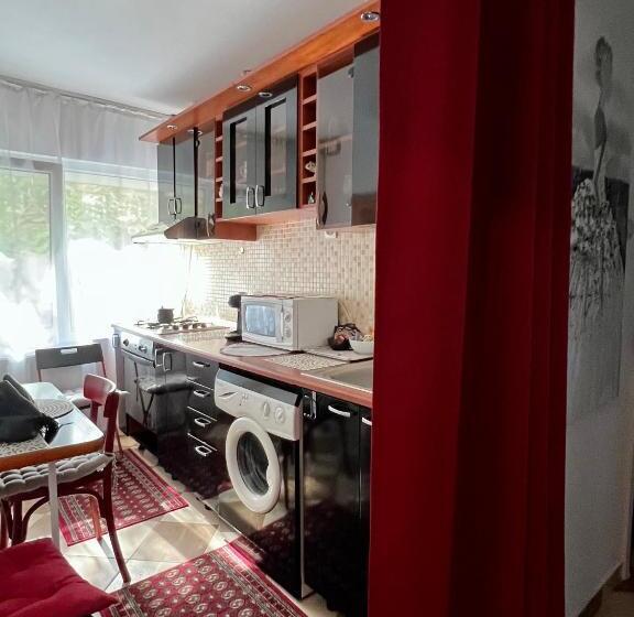 Intercontinental Apartment