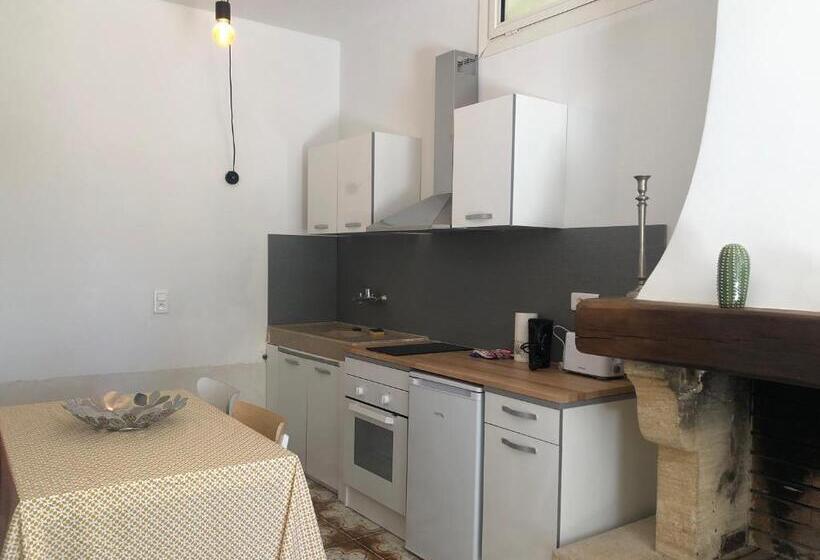 La Tour  Pigeonnier Provençal   Mas Des Sous Bois