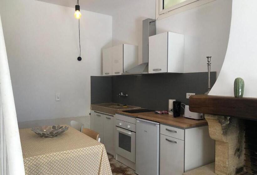 La Tour  Pigeonnier Provençal   Mas Des Sous Bois