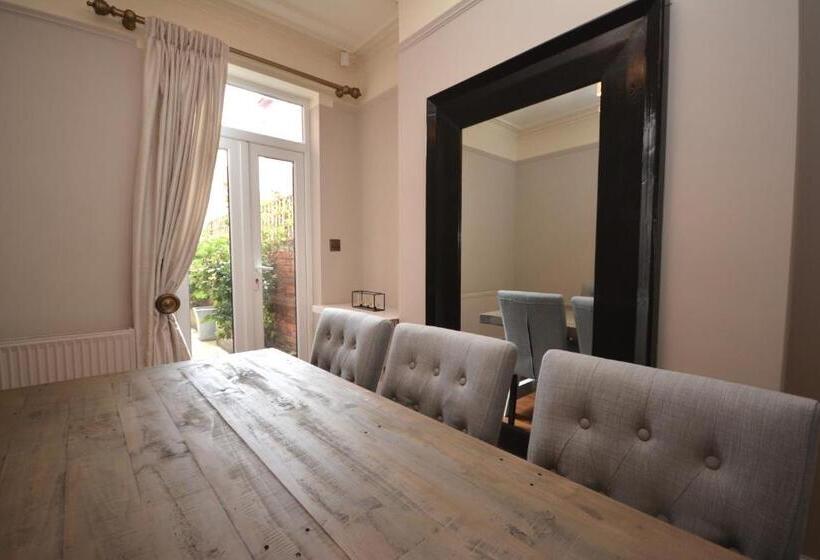 Luxurious Victorian Home By The Sea   Myana House