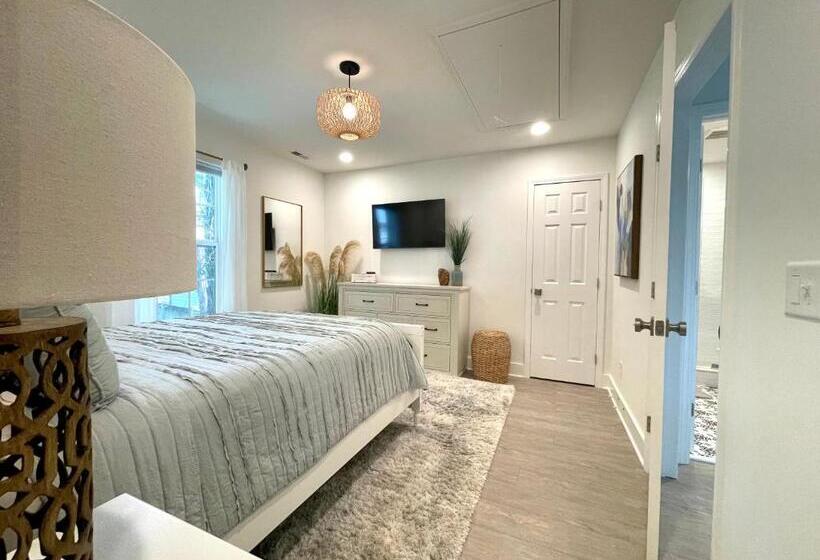 Luxury In Eastover... Close To Everything!