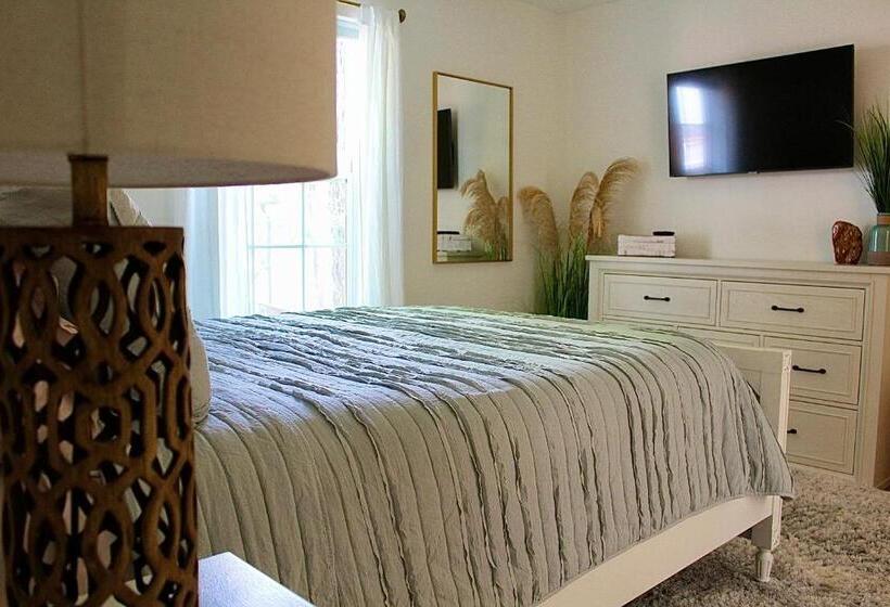 Luxury In Eastover... Close To Everything!