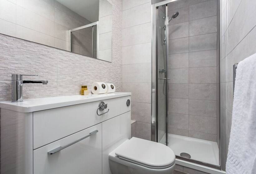 Marlborough Court   Donnini Apartments