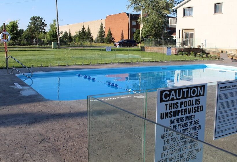 モーテル Super 8 By Wyndham Niagara Falls On