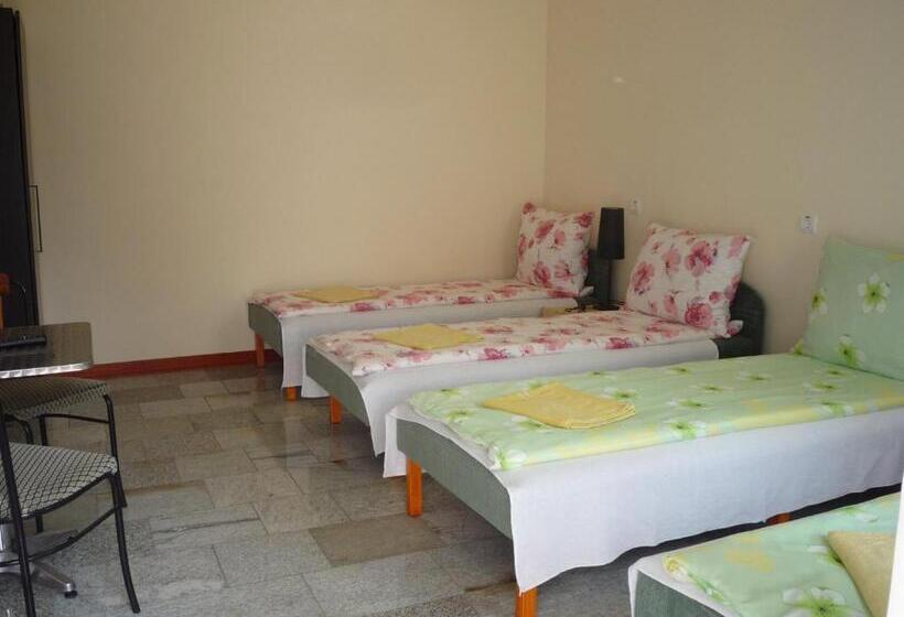 بنسيون Mórafészek Vendégház