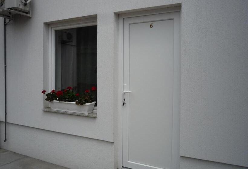 بنسيون Mórafészek Vendégház