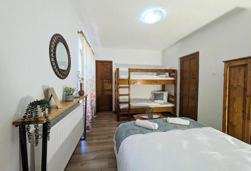 Пансион Pallos Apartments