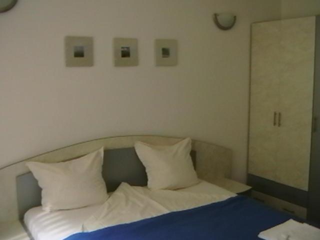 פנסיון Rooms For Guests Bakhus