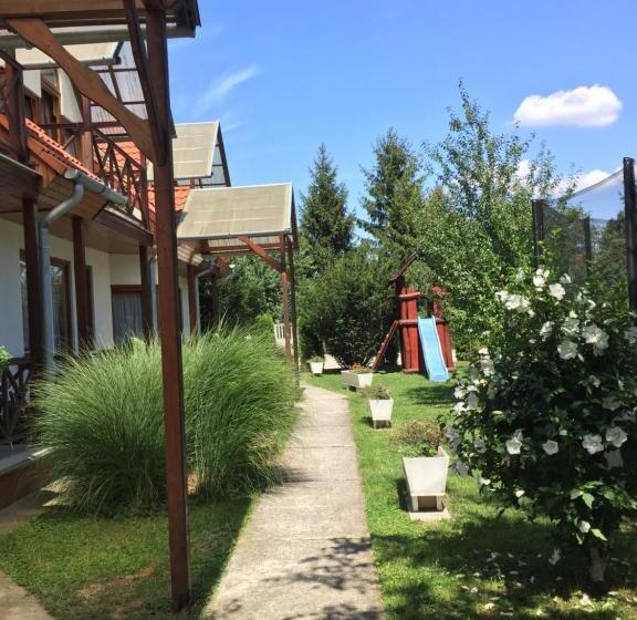 پانسیون Tóth Vendégház