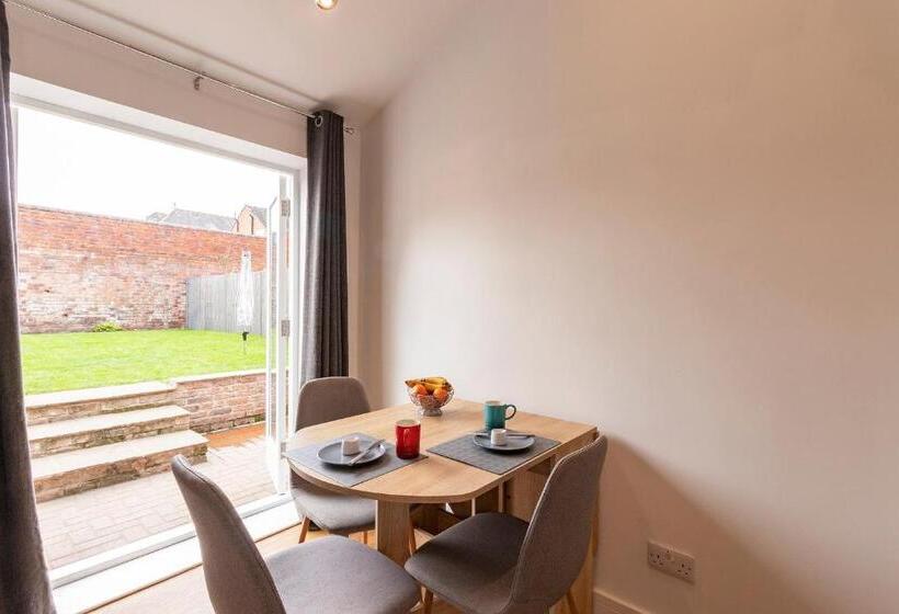 The Olde Coach House