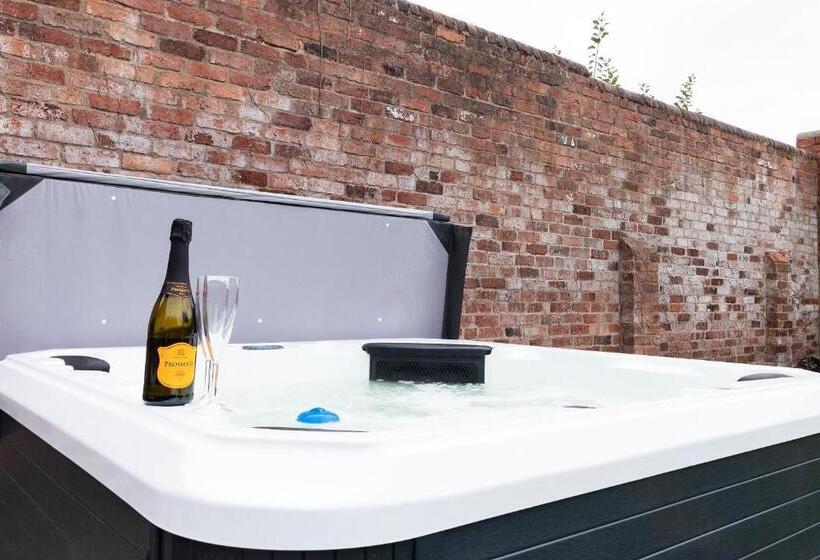 The Olde Coach House