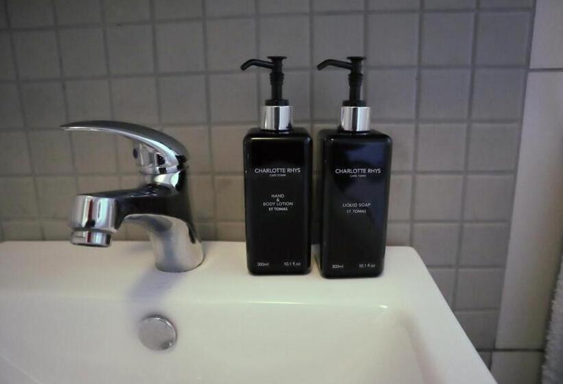 White Orchid Luxury Apartment