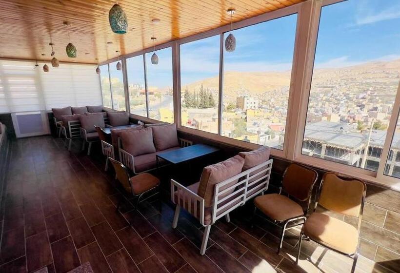 هاستل Beit Alshabaan Inn