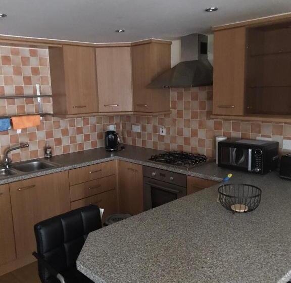 Beautiful 3 Bed Apartment In Gourock