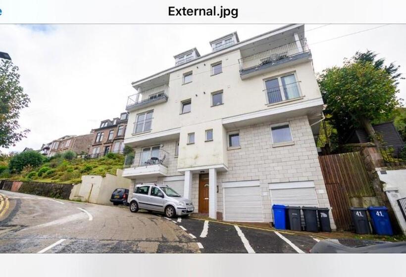 Beautiful 3 Bed Apartment In Gourock