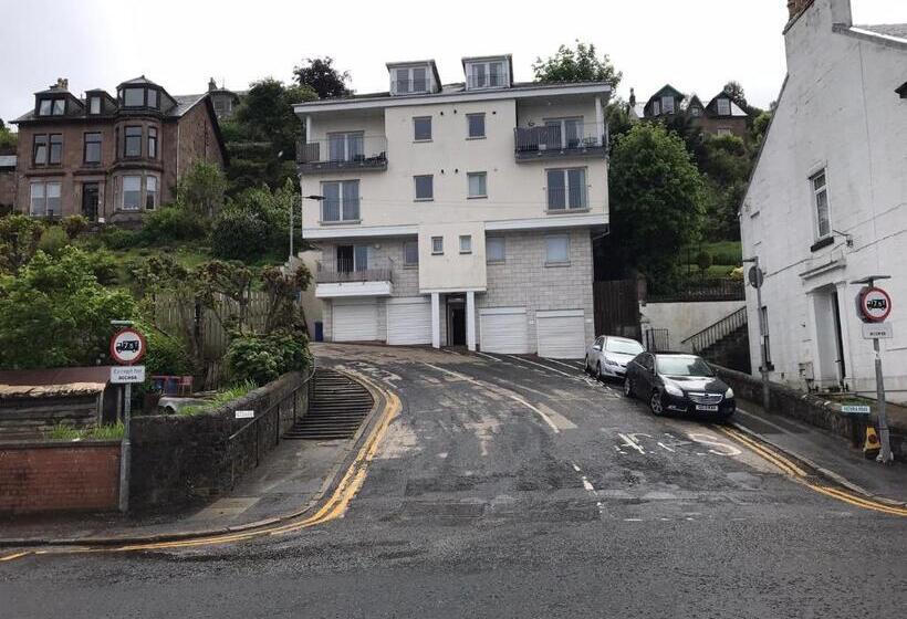 Beautiful 3 Bed Apartment In Gourock