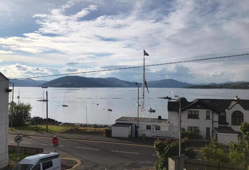 Beautiful 3 Bed Apartment In Gourock