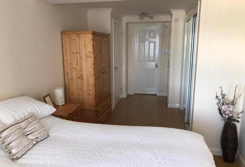 Beautiful 3 Bed Apartment In Gourock