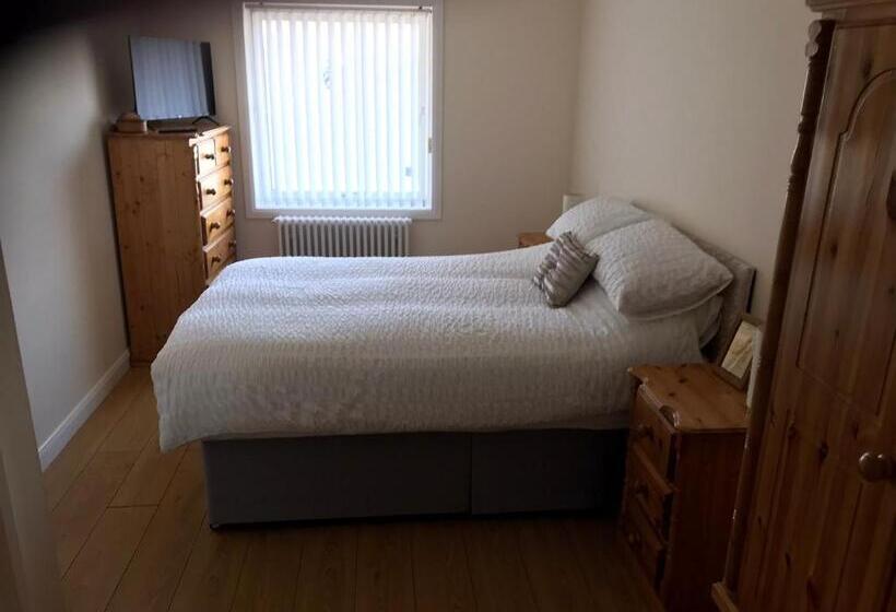 Beautiful 3 Bed Apartment In Gourock