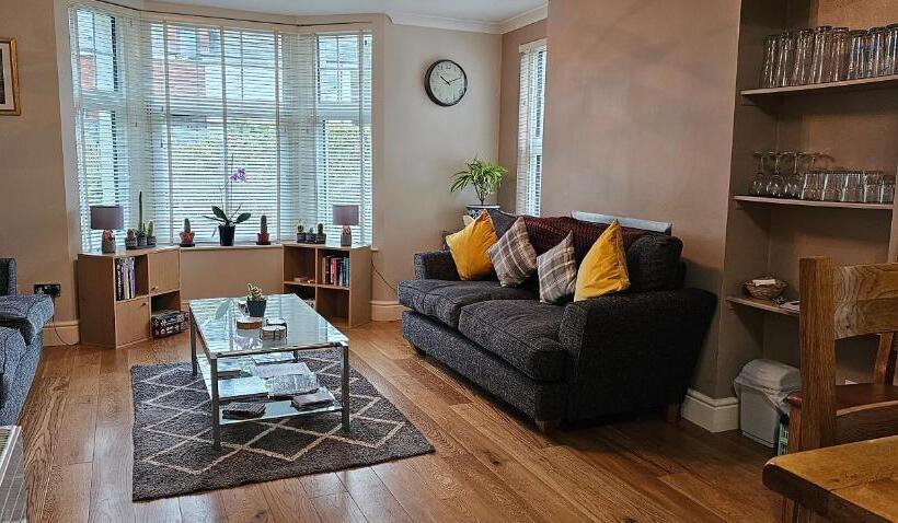 مبيت وإفطار Inverour Guest House