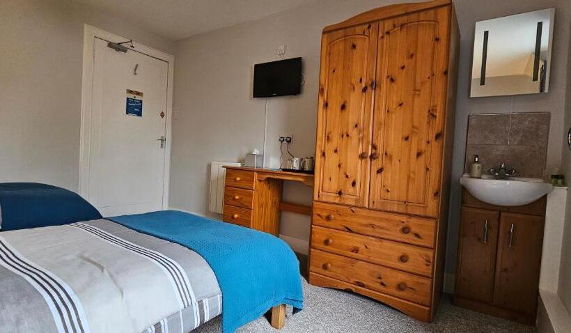 مبيت وإفطار Inverour Guest House