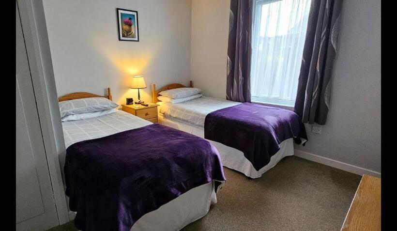 مبيت وإفطار Inverour Guest House