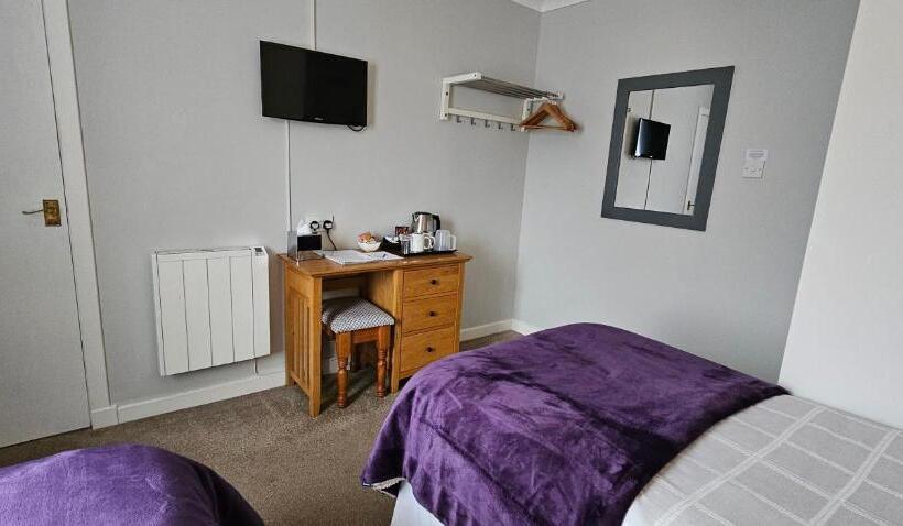 مبيت وإفطار Inverour Guest House