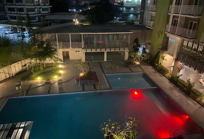 تختخواب و صبحانه Mesatierra Garden Residences