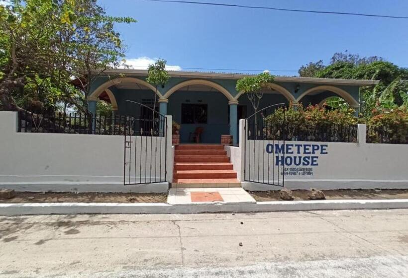 ベッドアンドブレックファースト Ometepe House